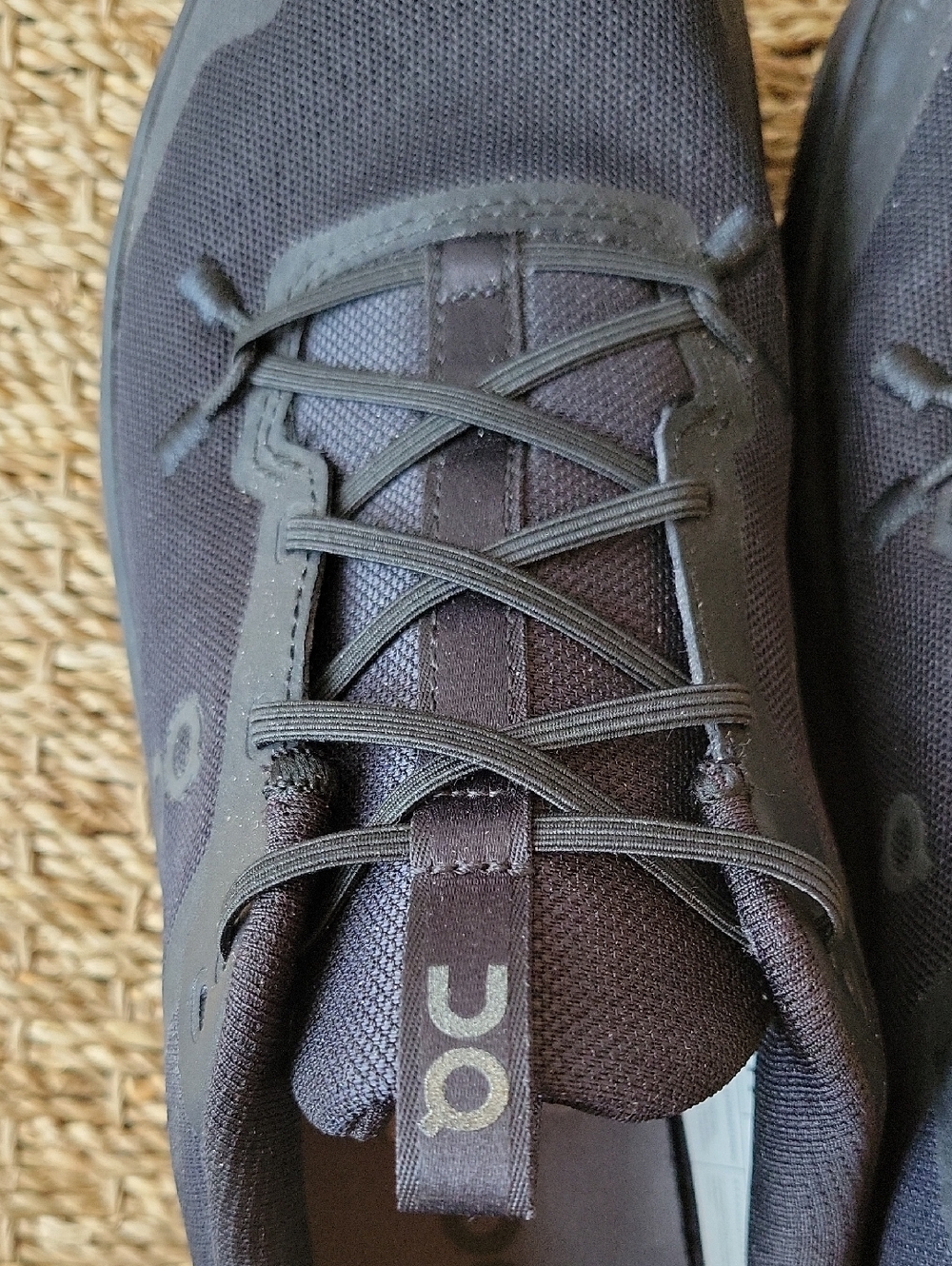 Cloudleap no tie black Youth kids sneaker shoes in Excellent condition. Size 6.5 - Picture 8 of 9
